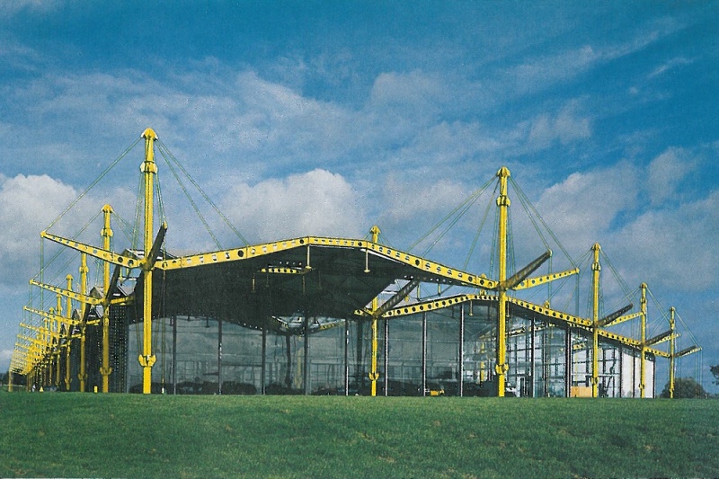 File:1984 - The Renault Centre Swindon.jpg