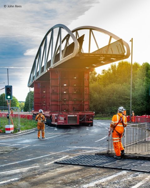 File:Hams Way Footbridge-2.jpg