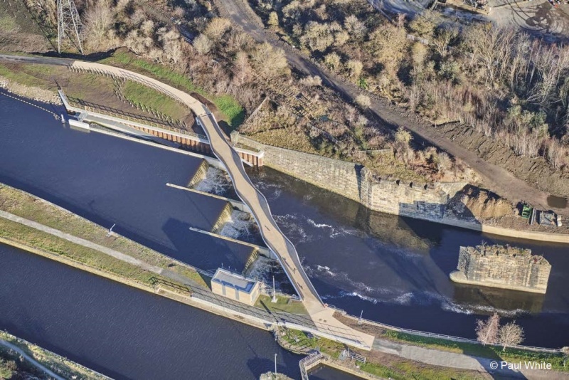 File:Knostrop Wier Footbridge-3.jpg