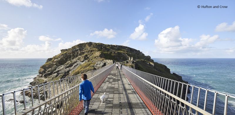 File:Tintagel Footbridge-3.jpg