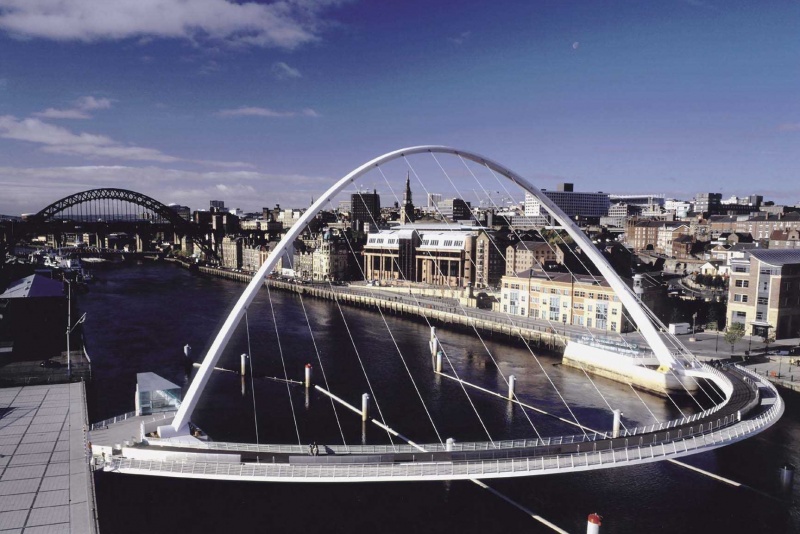 File:2002 - The Gateshead Millennium Bridge.jpg