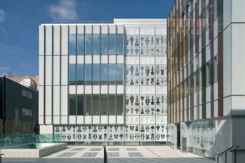 File:2009 - Oxford University Biochemistry Building.jpg