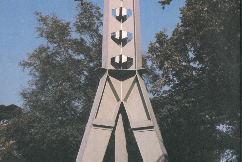 File:1973 - Four London Ambulance Service Base Transmitter Masts.jpg