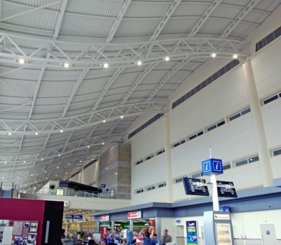 Long-span, curved roof trusses Robin Hood Airport, Doncaster (Image courtesy of Tubecon)