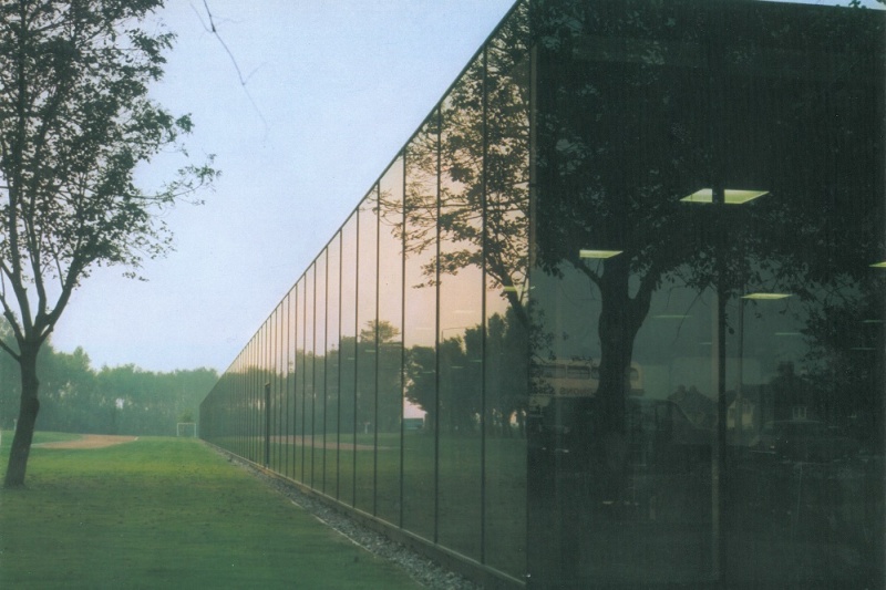 File:1972 - IBM Pilot Head Office Portsmouth.jpg