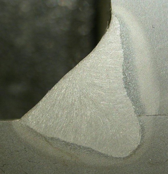 File:Macro of a Single Run Fillet Weld.jpg