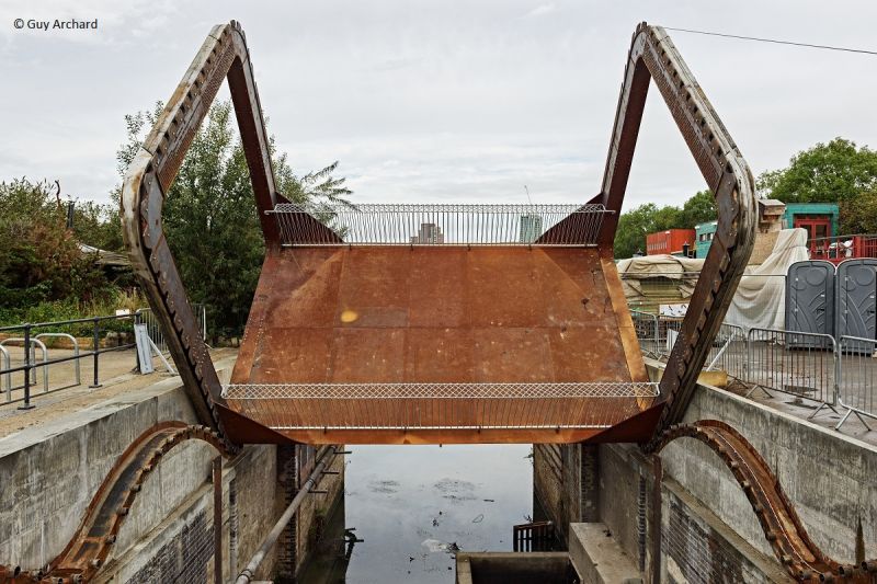 File:Cody Dock Bridge-4.jpg